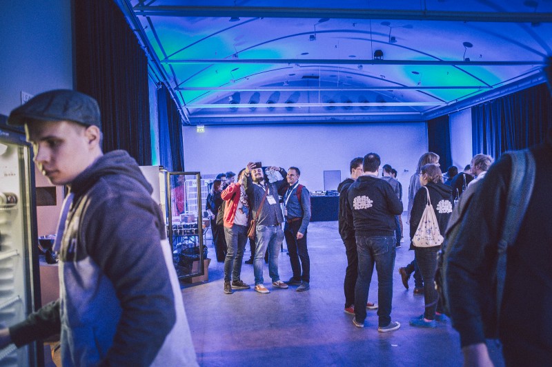 Selfie time at React Finland 2019 afterparty. Photo by [Nick Tulinen](http://nicktulinen.com)